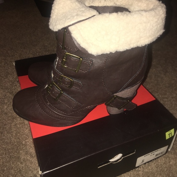 Women’s Guess Boots - Picture 3 of 7